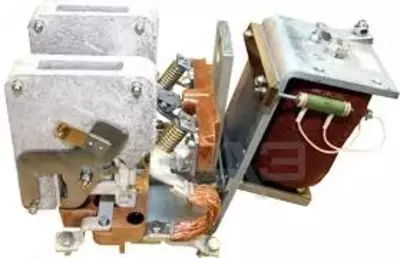 Kontaktör e / m KT 630-100 / 2 100A 220V Kontaktör e / m KT 630-100 / 2 100A 220V