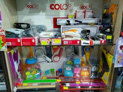 Бейджик вертикальный с лентой 5757 - 3 335 сум / шт.