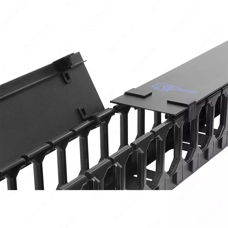  Вертикальный кабельный организатор с крышкой - 