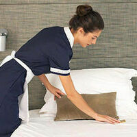 Услуга домработницы с проживанием + готовка - 80 000 сум