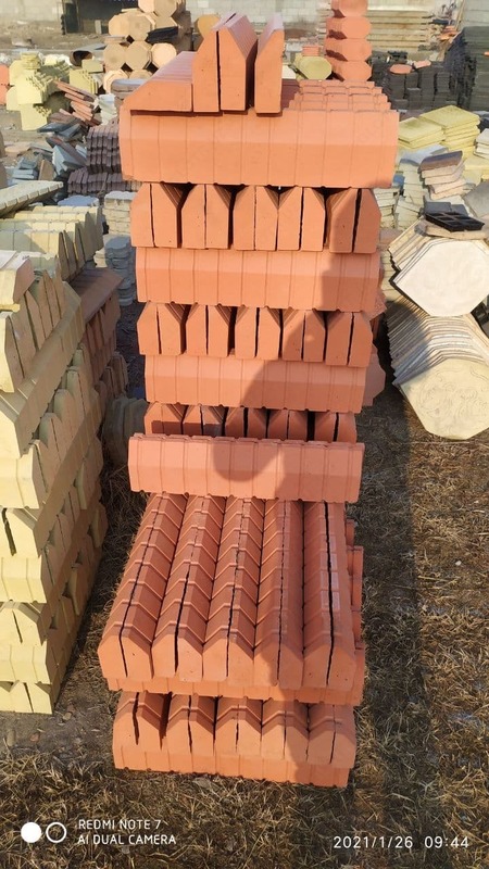 Piyodalar yo‘lagining chekkasi - по запросу