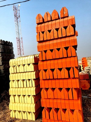 Цена по запросу Бордюр тротуарный