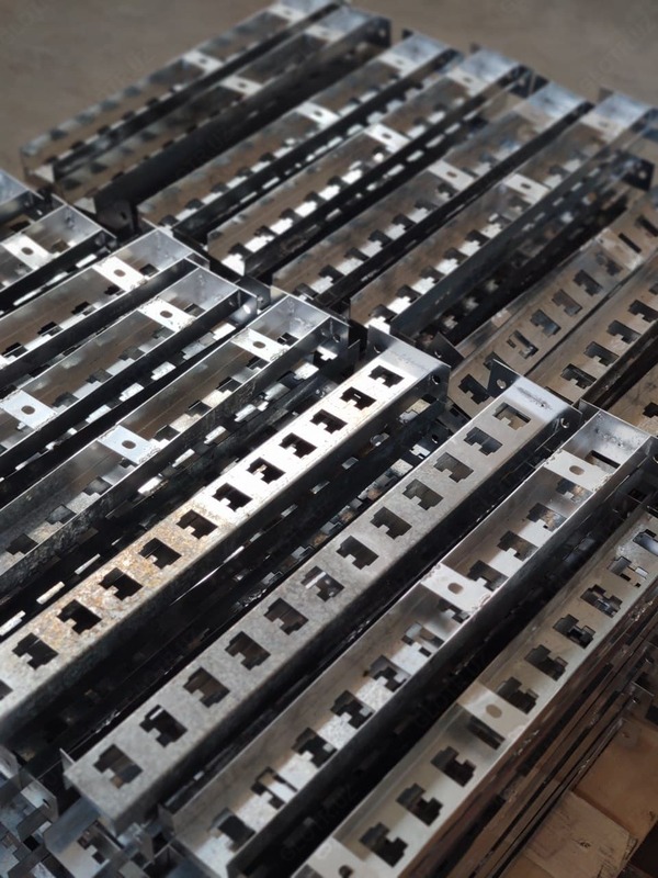 Стойки кабельные К-1153 1200мм