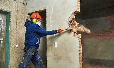 Цена по запросу Удаление старых покрытий и демонтаж различных конструкций