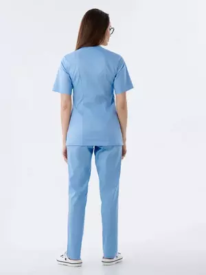 Ayollar uchun tibbiy kostyum