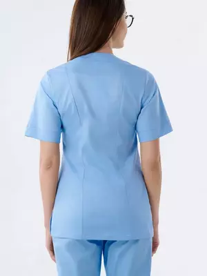 Ayollar uchun tibbiy kostyum