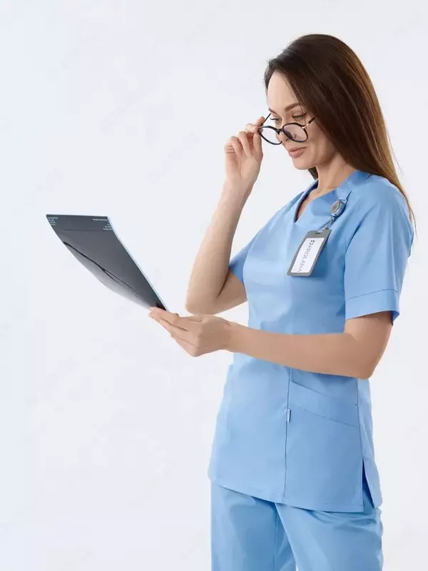 Медицинский костюм женский