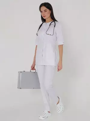 tibbiy kostyum ayollar uchun