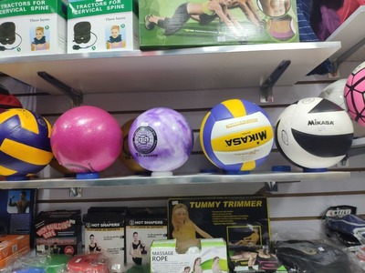 150 000 сум / шт. Мяч для игры в волейбол (2)