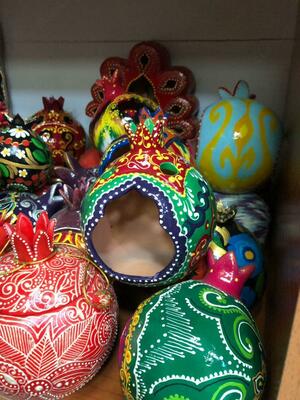 Сувенирные подсвечники в виде граната из керамики