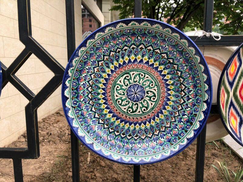 Qo'lda ishlangan keramikadan yodgorlik plitalari