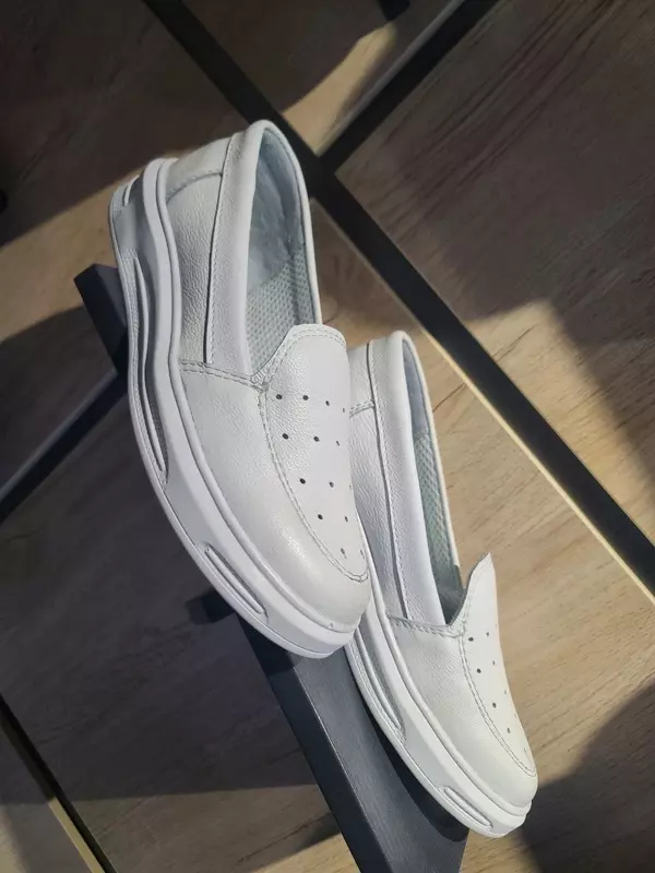 Ayollar uchun tibbiy poyafzal