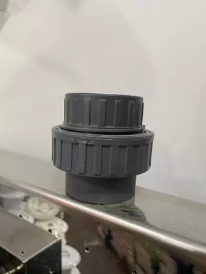 с внутренней резьбой