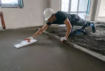 Заливаем бетонную стяжку