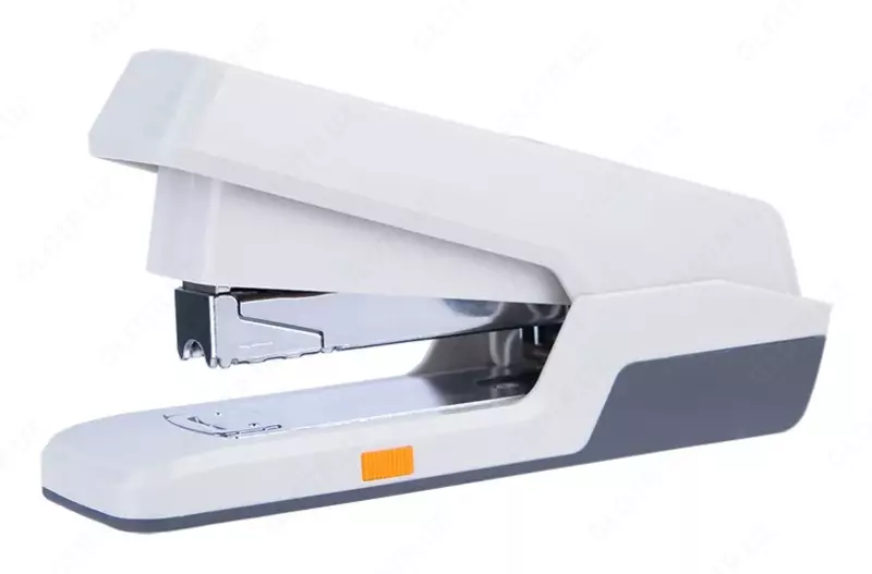 Степлер Deli 0476 на 25 листов  скобы № 24/6 и 26/6  белый