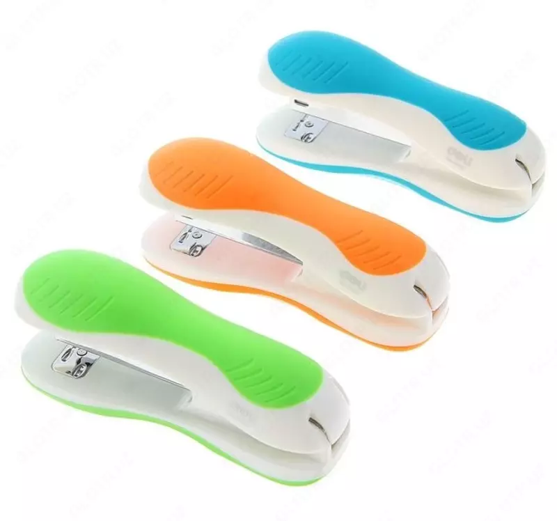 Степлер Deli E0327  скобы № 24/6 и 26/6  на 25 листов