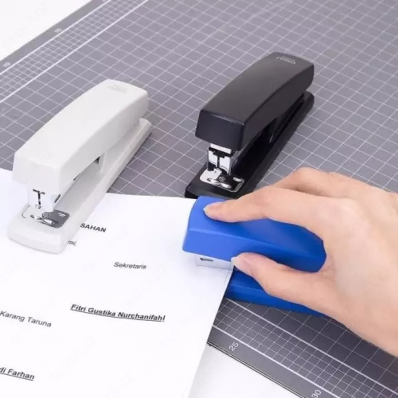  Степлер Deli E0425  скобы № 24/6 и 26/6  на 25 листов Оптом и розница