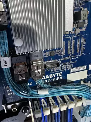 Gigabyte Сервер 48 ядер Intel Platinum 8176 DDR4 256G 2x 800GB SSD