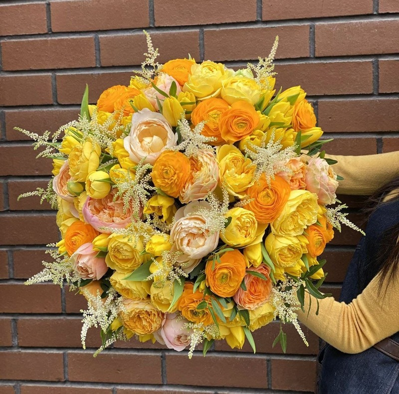 Креативный букет цветов (арт-06) - по запросу