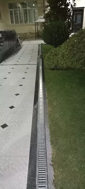 Лоток пластиковый SteePlain DN100 H100 в комплекте с стальной оцинкованной решеткой класса А15 - от {0} сум