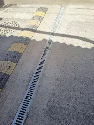 Лоток пластиковый SteeStart DN100 c Решеткoй штампованная стальная A15