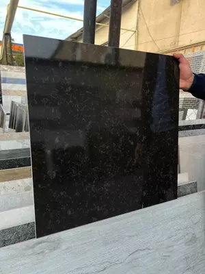 Глянцевый кафель 60/60 зернисто-черный