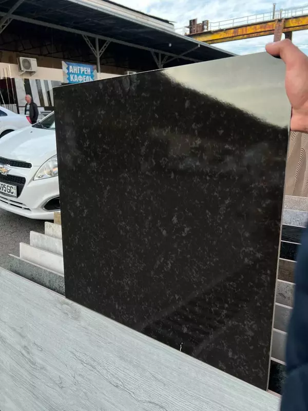 78 000 so'm Yaltiroq kafel 60/60 dona qora