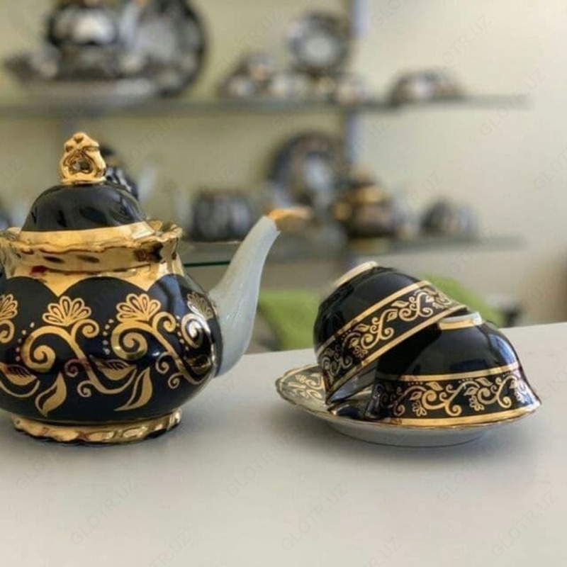 Чайный комплект с орнаментом