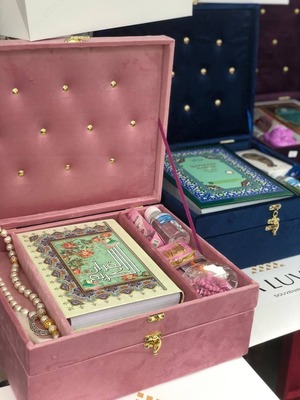 Подарочные разноцветные наборы