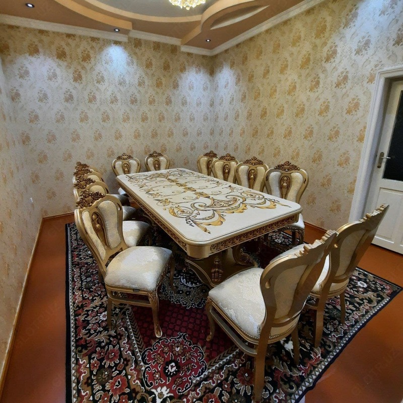 № 35 stol va stullar to'plami