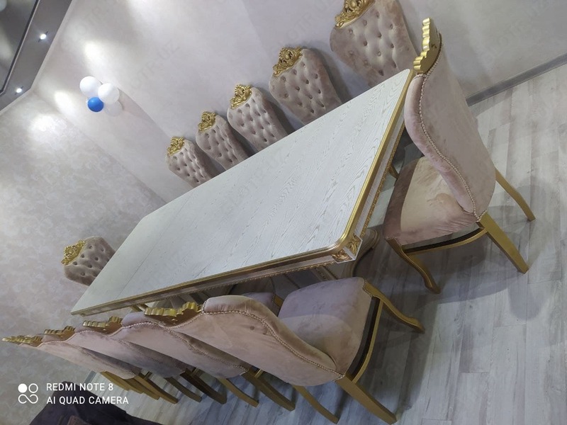 42-sonli stol va stullar to'plami