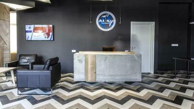 LVT модульное виниловое напольное покрытие Effekta Professional для коммерческих помещений в формате плиток