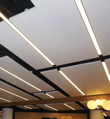 Потолочные системы CLIP-IN и HOOK-ON для коммерческих помещений