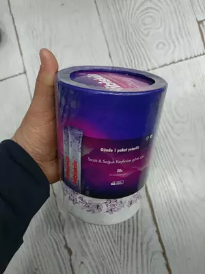 Hibiskur o'simlikdan olingan ozish uchun ichimlik