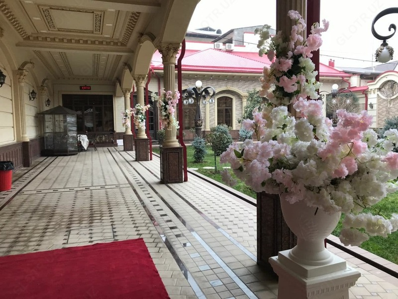 Организация юбилеев Caroluz