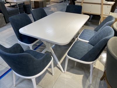 Столовый комплект мебели