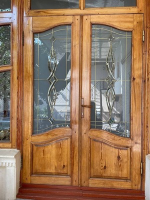 Badiiy vitray san'ati. 08 - 107 669.1 so'm / kv.mdan