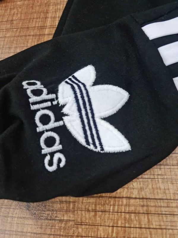 Sport kiyimlari №3 Chakana savdo