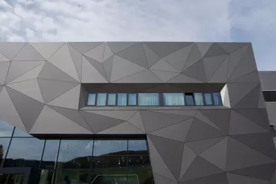 Туникабондом