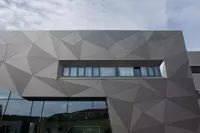 Туникабондом