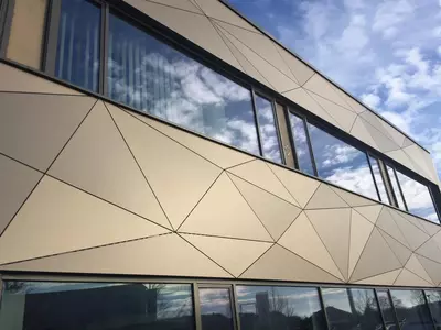 Обшивка фасада дома Алюкабондом