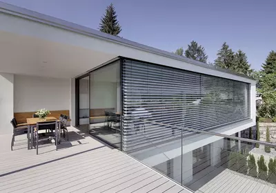 Установка внешней солнцезащиты дома