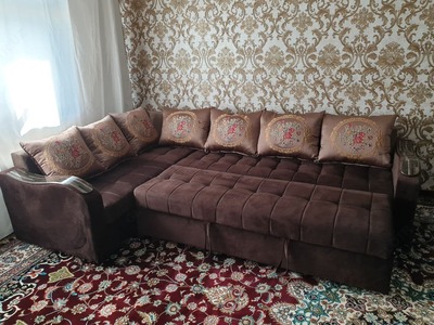 3 -sonli yashash xonasi uchun yumshoq mebellar to'plami