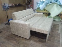 4 -sonli yashash xonasi uchun yumshoq mebellar to'plami