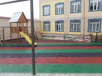 Резиновая плитка для детских площадок