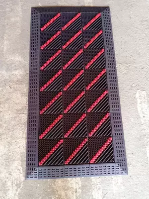 Щеточные коврики Rubber Gold - 400 000 сум / шт