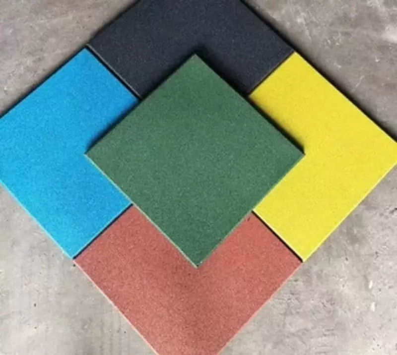 Fitnes klublari va krossfit maydonlari uchun Rubber Max Sport kauchuk plitalari (1000 x 1000 x 25 mm) 260 000 so'm - OOO "Rubber Max"