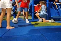 OOO "Rubber Max" - O'yin maydonchasi uchun ko'p rangli kauchuk plastinka "Rubber Max Sport" (490 x 490 x 25 mm)