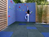 OOO "Rubber Max" - O'yin maydonchasi uchun ko'p rangli kauchuk plastinka "Rubber Max Sport" (490 x 490 x 30 mm)