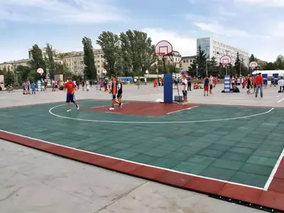 Voleybol va basketbol maydonchalari uchun kauchuk plastinka "Rubber Max Sport" (490 x 490 x 25 mm) OOO "Rubber Max"